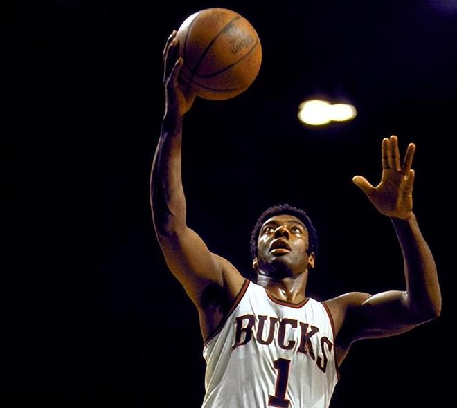 球几乎为比 球几乎为比