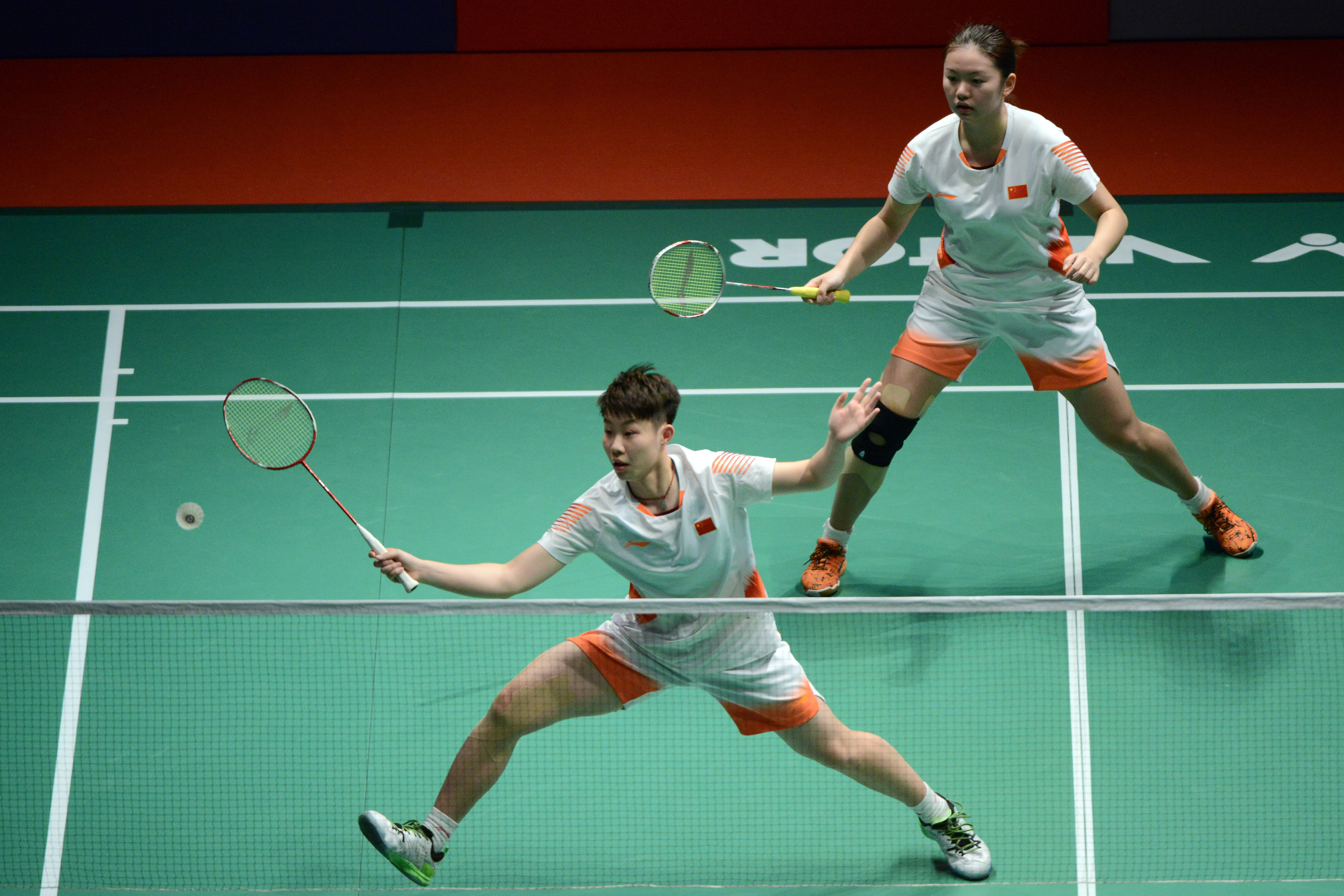 詹姆斯泪洒告别湖人,尼克斯与独行侠成新选择